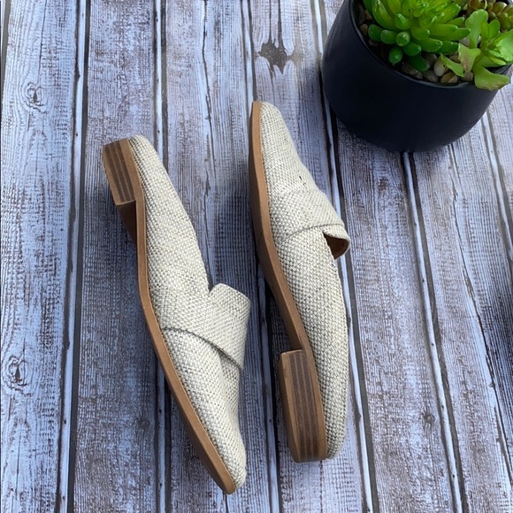 Universal Thread - Picture 3 of 7